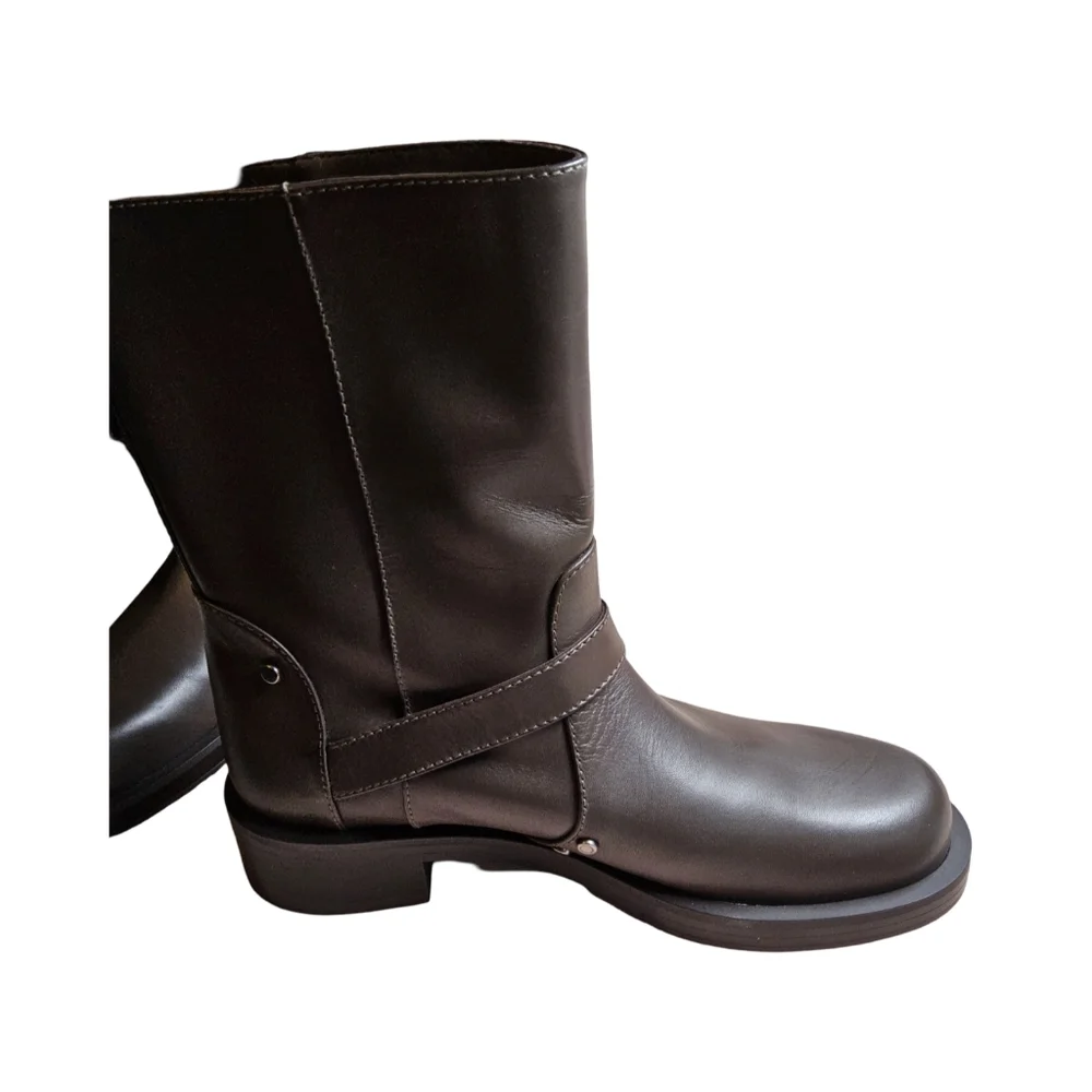 Stuart Weitzman womens 6.5 maverick pull on boots